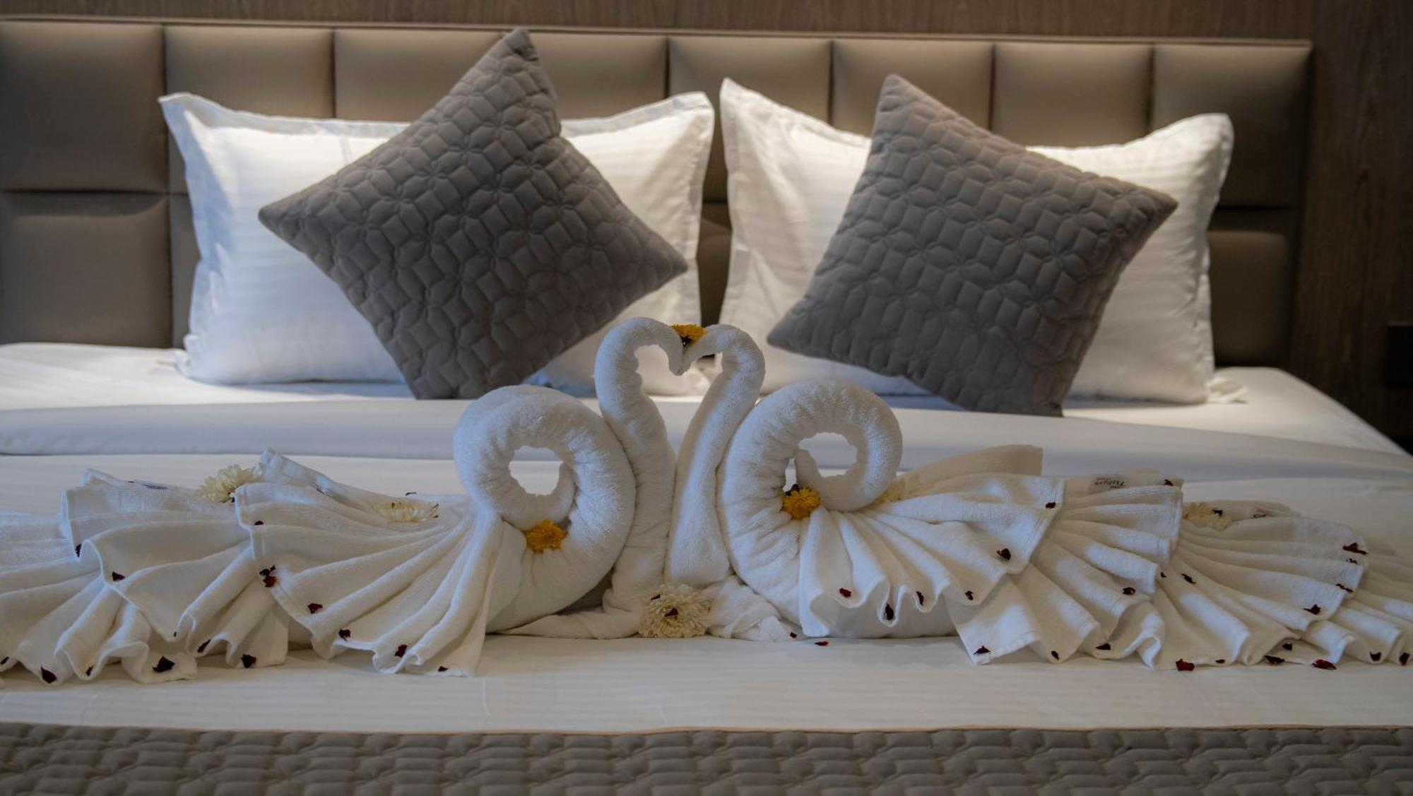 Hotel Tulips Grand ハイデラバード エクステリア 写真