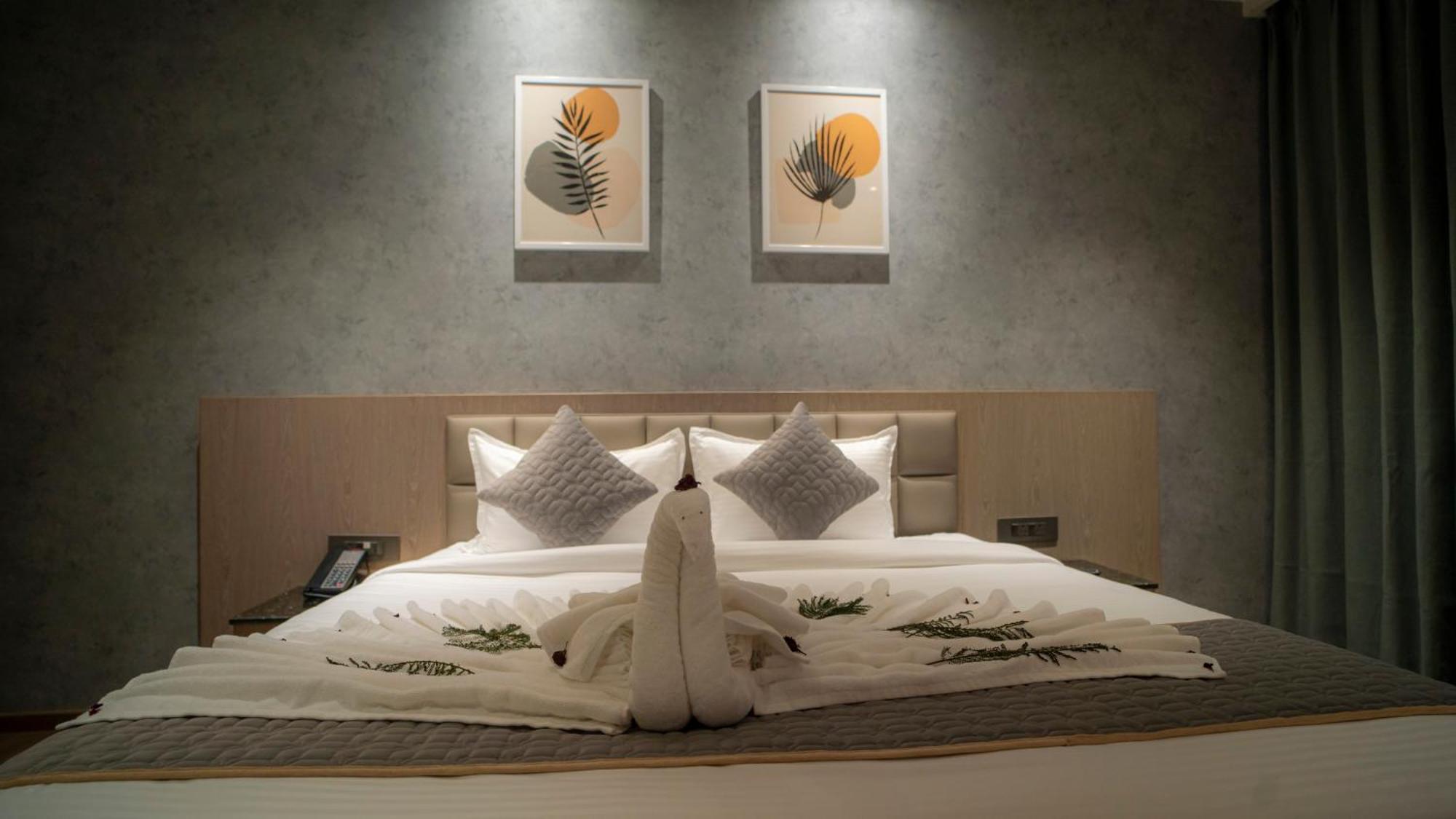 Hotel Tulips Grand ハイデラバード エクステリア 写真