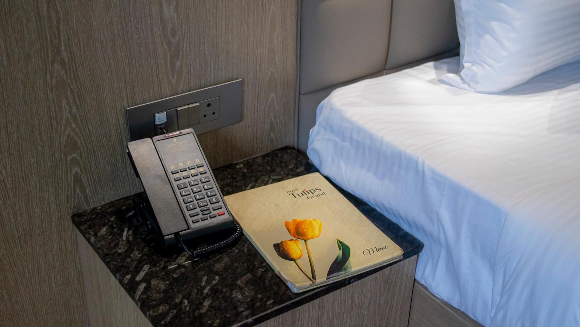 Hotel Tulips Grand ハイデラバード エクステリア 写真