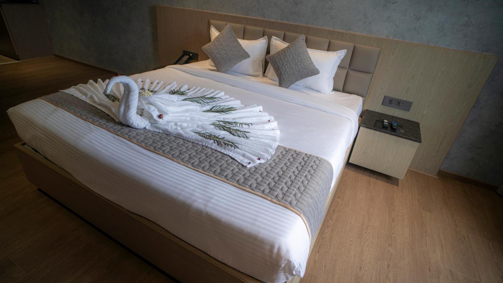 Hotel Tulips Grand ハイデラバード エクステリア 写真