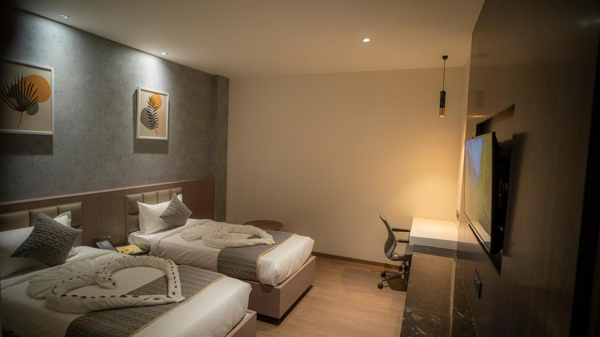 Hotel Tulips Grand ハイデラバード エクステリア 写真