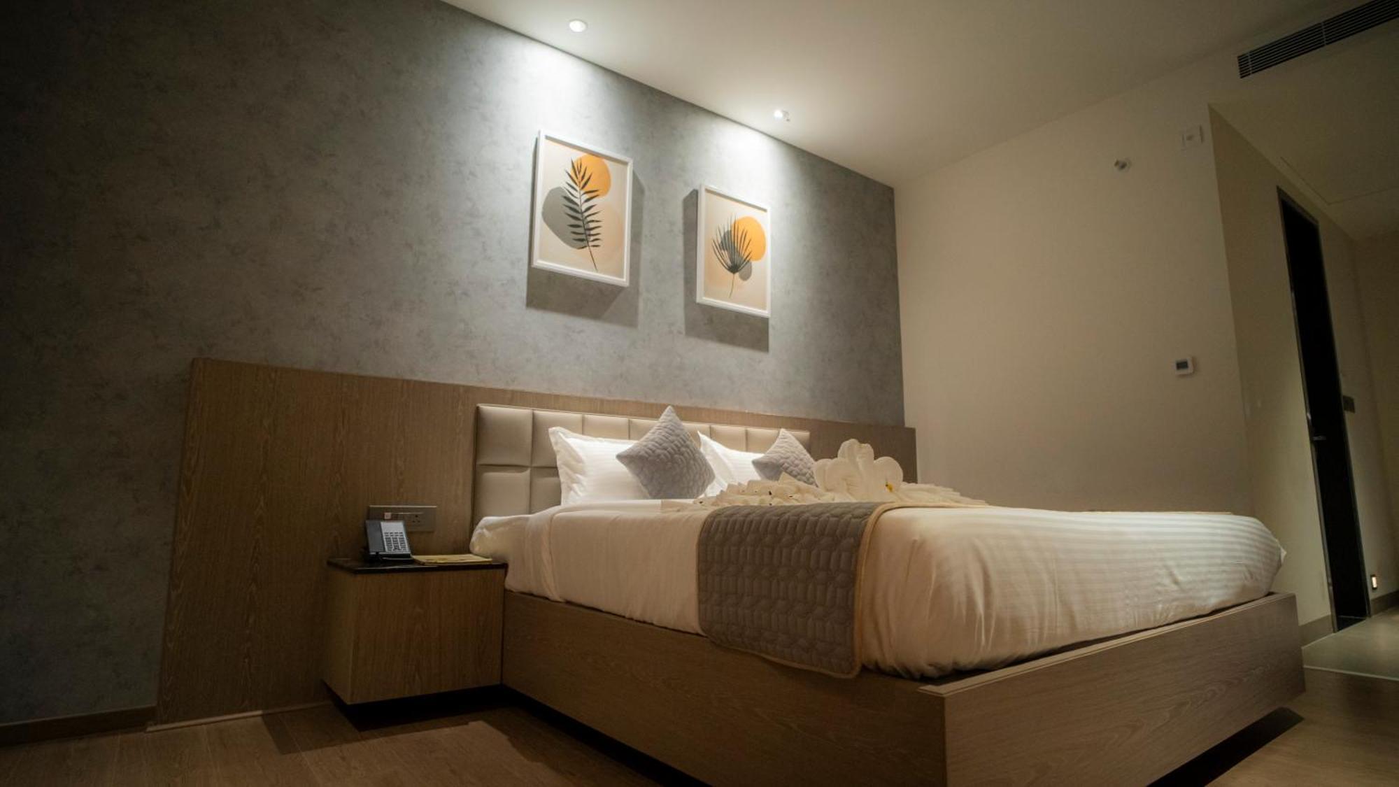 Hotel Tulips Grand ハイデラバード エクステリア 写真
