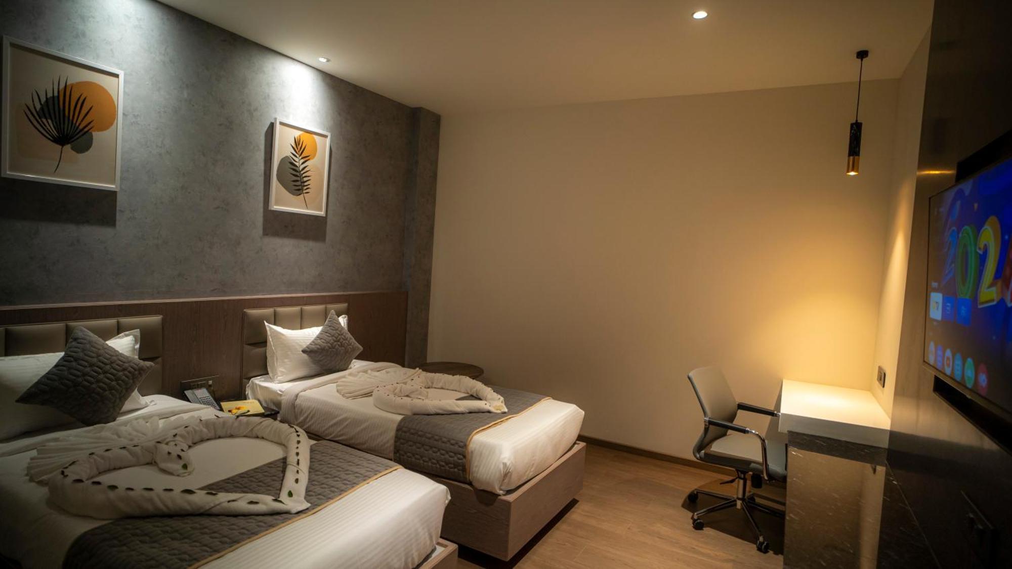 Hotel Tulips Grand ハイデラバード エクステリア 写真