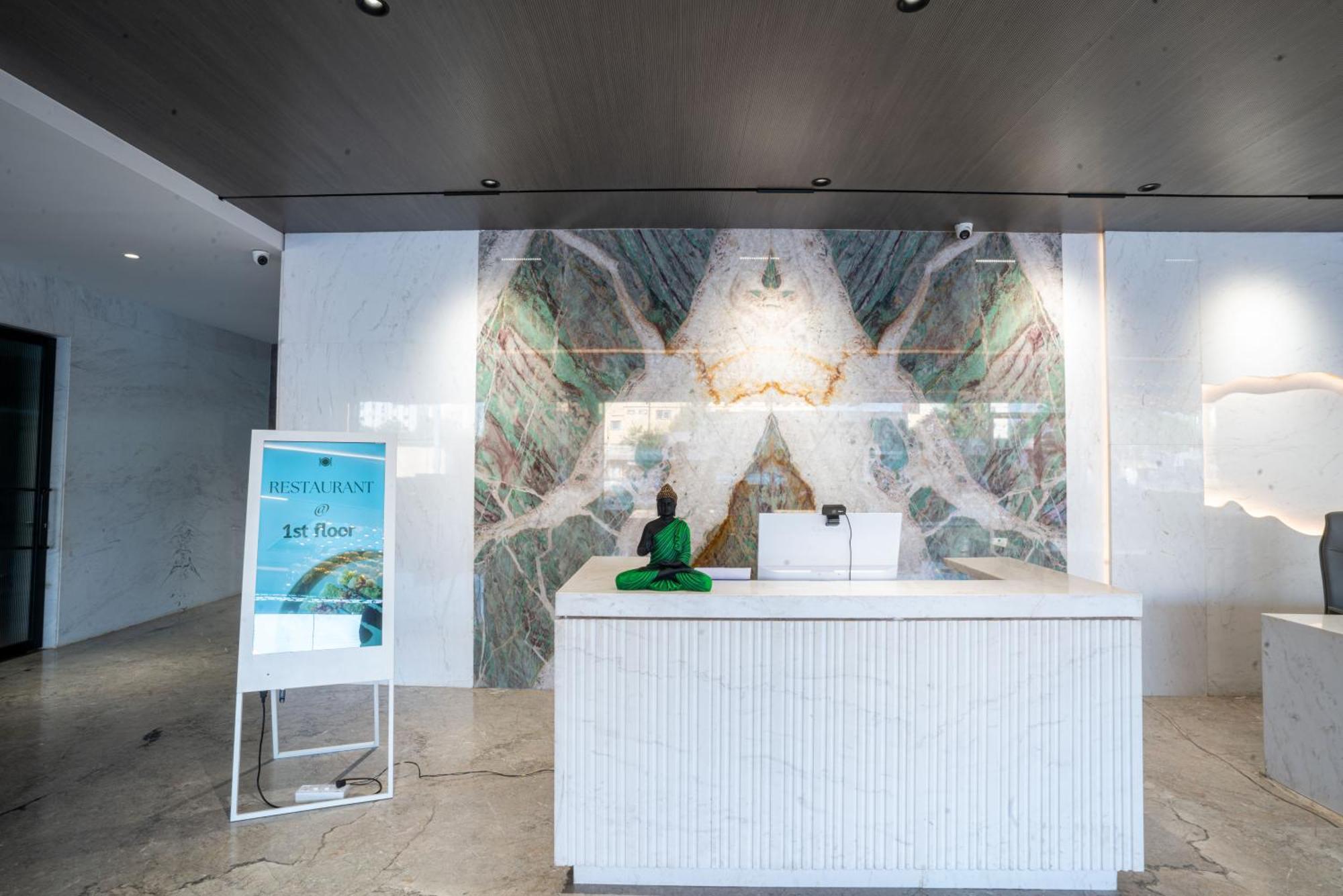 Hotel Tulips Grand ハイデラバード エクステリア 写真