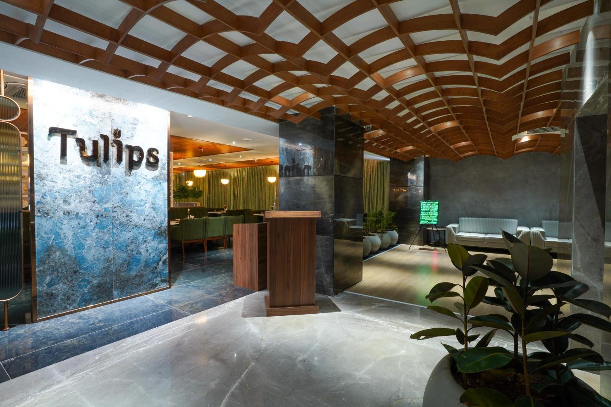 Hotel Tulips Grand ハイデラバード エクステリア 写真