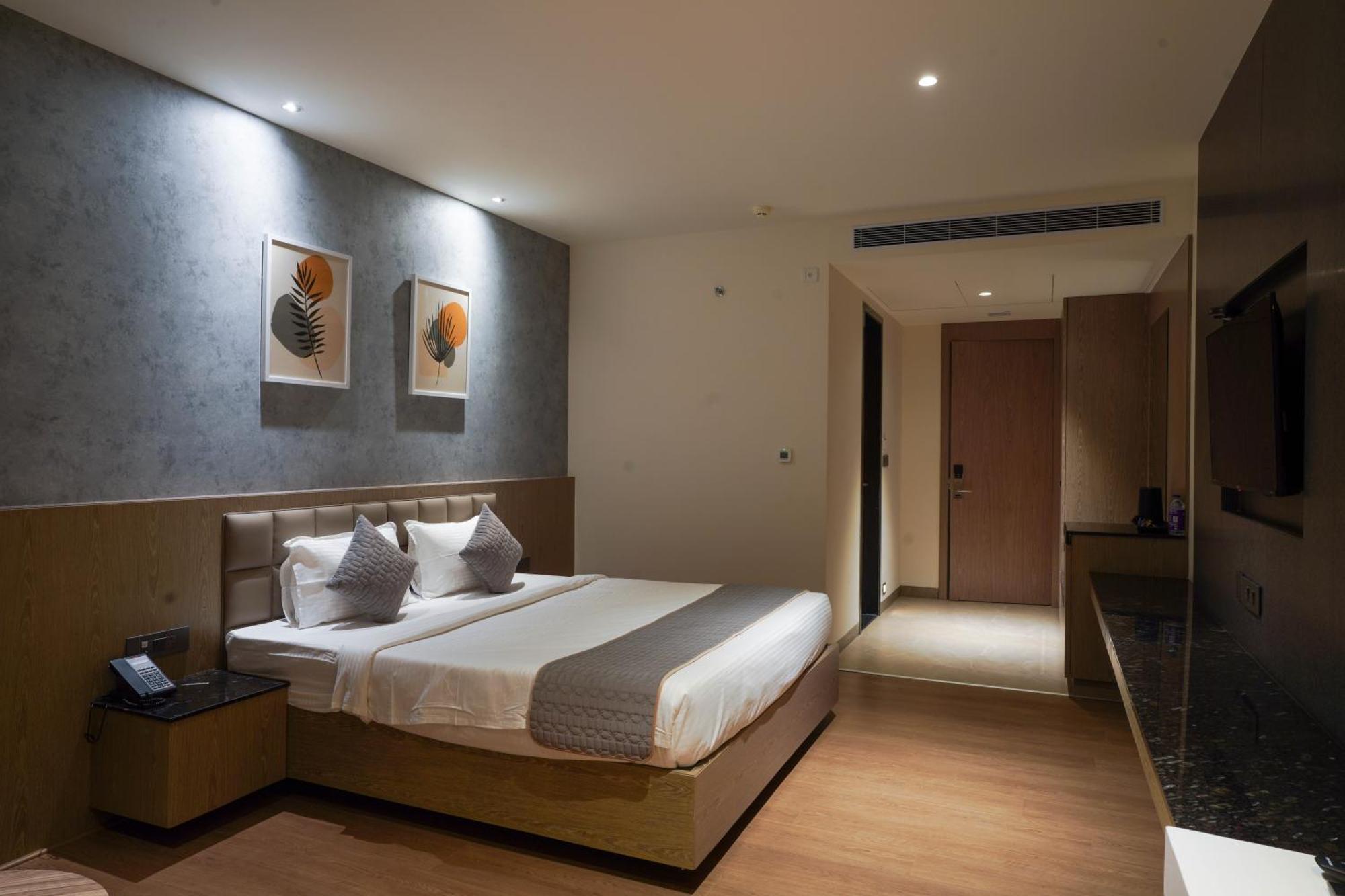 Hotel Tulips Grand ハイデラバード エクステリア 写真