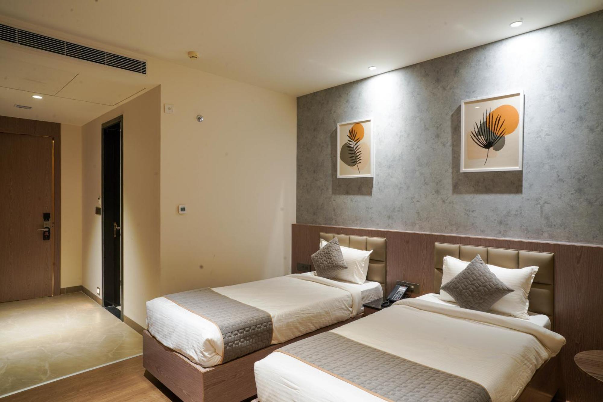 Hotel Tulips Grand ハイデラバード エクステリア 写真