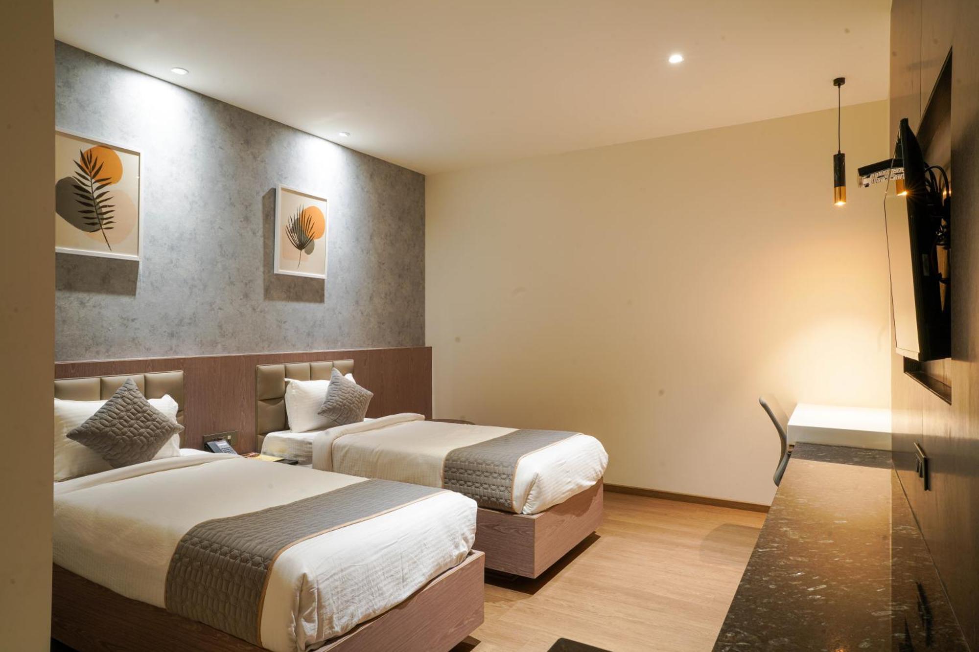 Hotel Tulips Grand ハイデラバード エクステリア 写真